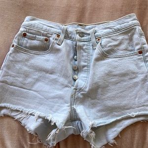 Size 26 Levi’s jean shorts